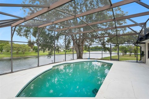 House in Orlando, Florida 3 bedrooms, 181.44 sq.m. № 2258781 - photo 6