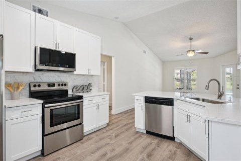 House in Orlando, Florida 3 bedrooms, 181.44 sq.m. № 2258781 - photo 20