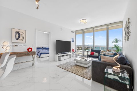 Condo in Miami, Florida, 2 bedrooms  № 2067683 - photo 9