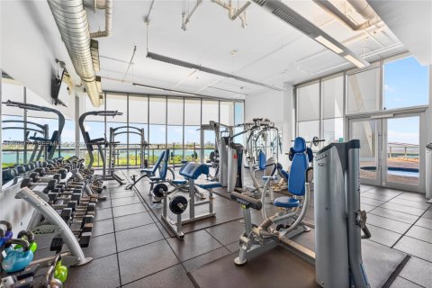 Condo in Miami, Florida, 2 bedrooms  № 2067683 - photo 24