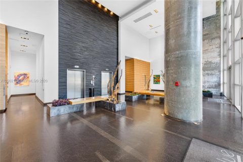 Condo in Miami, Florida, 2 bedrooms  № 2067683 - photo 27