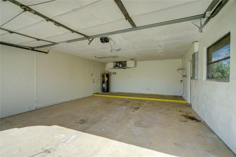 House in Port Charlotte, Florida 3 bedrooms, 126.81 sq.m. № 1444143 - photo 29