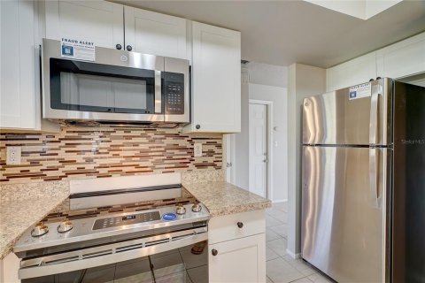 House in Port Charlotte, Florida 3 bedrooms, 126.81 sq.m. № 1444143 - photo 4