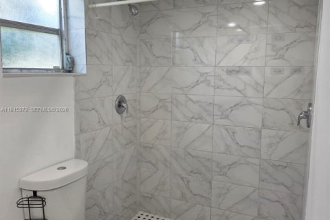 Снять в аренду кондоминиум в Майами, Флорида 1 спальня, 57.6м2, № 2003184 - фото 20