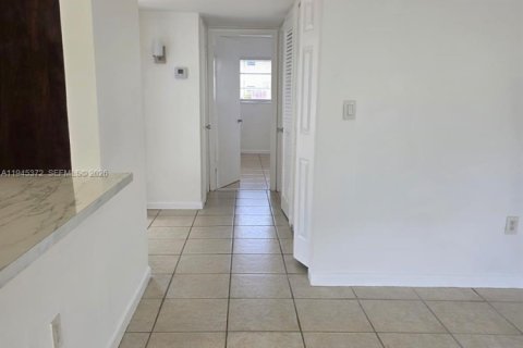 Снять в аренду кондоминиум в Майами, Флорида 1 спальня, 57.6м2, № 2003184 - фото 21