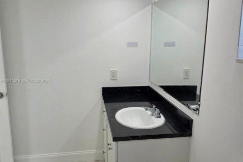 Снять в аренду кондоминиум в Майами, Флорида 1 спальня, 57.6м2, № 2003184 - фото 16