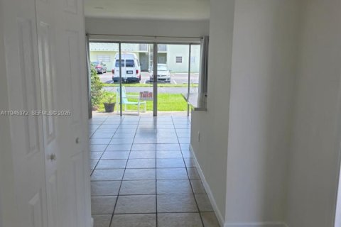 Снять в аренду кондоминиум в Майами, Флорида 1 спальня, 57.6м2, № 2003184 - фото 15