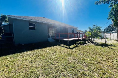 House in Apollo Beach, Florida 3 bedrooms, 120.87 sq.m. № 1530845 - photo 4