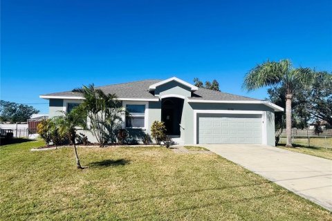 House in Apollo Beach, Florida 3 bedrooms, 120.87 sq.m. № 1530845 - photo 1