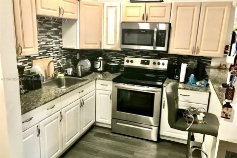 Condominio en venta en Hallandale Beach, Florida, 1 dormitorio, 58.06 m2 № 2003965 - foto 7