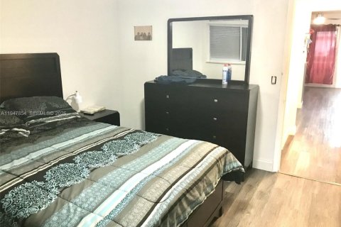 Condominio en venta en Hallandale Beach, Florida, 1 dormitorio, 58.06 m2 № 2003965 - foto 10