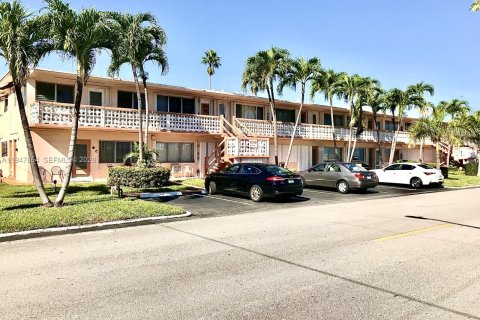 Condominio en Hallandale Beach, Florida, 1 dormitorio  № 2003965
