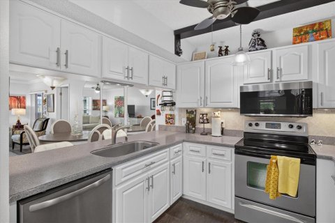 Copropriété à vendre à Hudson, Floride: 2 chambres, 102.47 m2 № 2399406 - photo 13