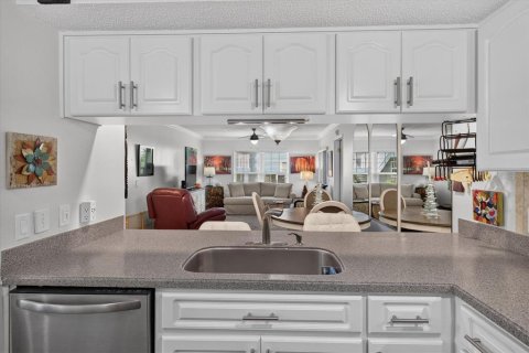 Copropriété à vendre à Hudson, Floride: 2 chambres, 102.47 m2 № 2399406 - photo 14