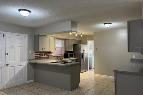 Villa ou maison à louer à Orlando, Floride: 3 chambres, 130.25 m2 № 2425297 - photo 6