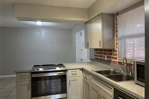 Villa ou maison à louer à Orlando, Floride: 3 chambres, 130.25 m2 № 2425297 - photo 7