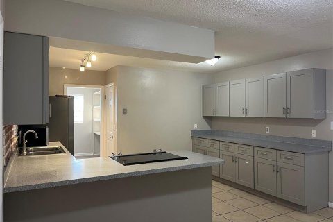 Villa ou maison à louer à Orlando, Floride: 3 chambres, 130.25 m2 № 2425297 - photo 8
