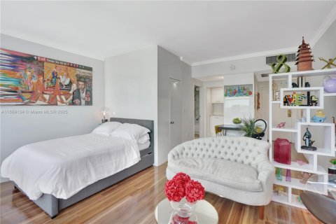 Condo in Coral Gables, Florida  № 1953799 - photo 10