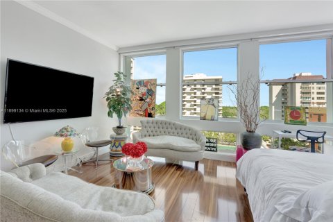 Condo in Coral Gables, Florida  № 1953799 - photo 8