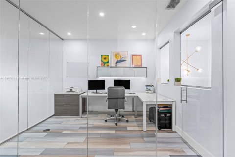 Купить таунхаус в Дорал, Флорида 3 спальни, 186.55м2, № 1957259 - фото 20