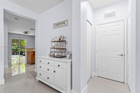 Купить таунхаус в Дорал, Флорида 3 спальни, 186.55м2, № 1957259 - фото 12