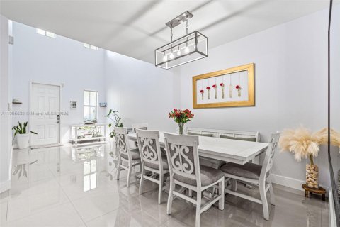 Купить таунхаус в Дорал, Флорида 3 спальни, 186.55м2, № 1957259 - фото 9