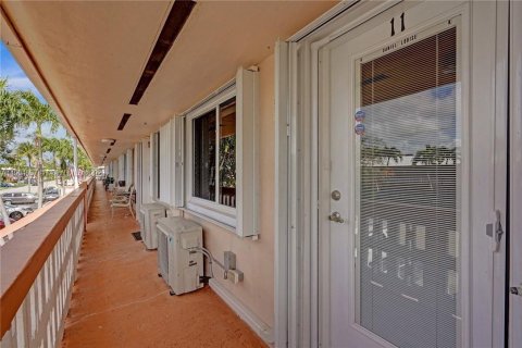Copropriété à vendre à Hallandale Beach, Floride: 2 chambres, 78.78 m2 № 1955325 - photo 23