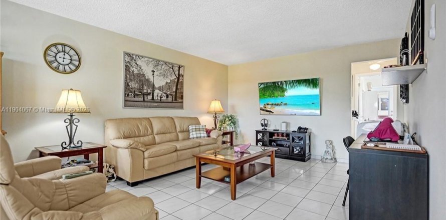 Condo à Hallandale Beach, Floride, 2 chambres  № 1955325