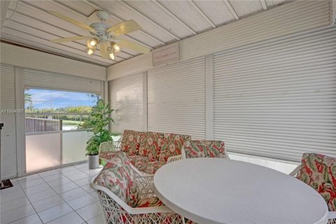 Copropriété à vendre à Hallandale Beach, Floride: 2 chambres, 78.78 m2 № 1955325 - photo 12