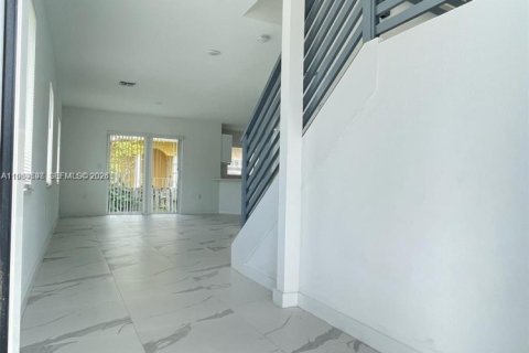 Townhouse in Hallandale Beach, Florida 3 bedrooms, 139.35 sq.m. № 1996992 - photo 6