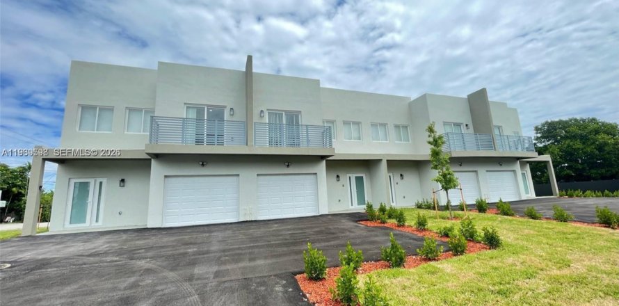 Townhouse in Hallandale Beach, Florida 3 bedrooms, 139.35 sq.m. № 1996992