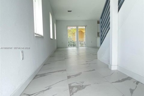 Townhouse in Hallandale Beach, Florida 3 bedrooms, 139.35 sq.m. № 1996992 - photo 15