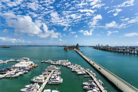 Copropriété à vendre à Miami, Floride: 1 chambre, 82.68 m2 № 1976399 - photo 6