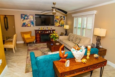 House in Punta Gorda, Florida 3 bedrooms, 175.86 sq.m. № 1883260 - photo 5