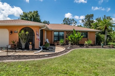 House in Punta Gorda, Florida 3 bedrooms, 175.86 sq.m. № 1883260 - photo 2