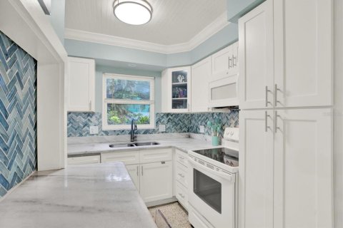 Villa ou maison à vendre à Saint Petersburg, Floride: 3 chambres, 96.8 m2 № 2152179 - photo 9