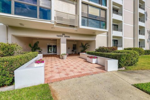 Condominio en venta en Clearwater, Florida, 2 dormitorios, 121.7 m2 № 1540330 - foto 1