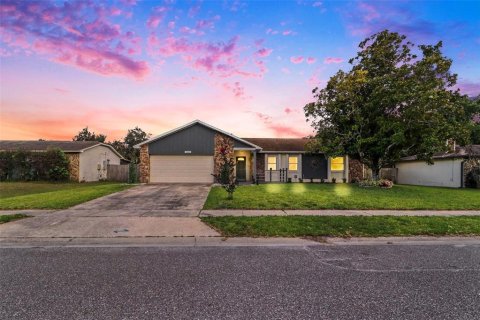 House in Winter Park, Florida 3 bedrooms, 150.69 sq.m. № 2203983