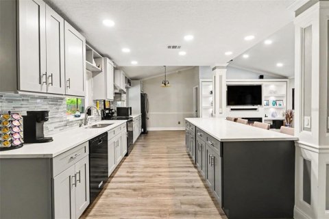 House in Winter Park, Florida 3 bedrooms, 150.69 sq.m. № 2203983 - photo 13