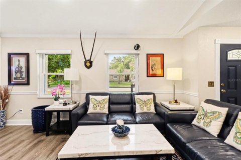 House in Winter Park, Florida 3 bedrooms, 150.69 sq.m. № 2203983 - photo 7