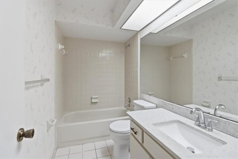 Townhouse in Longwood, Florida 2 bedrooms, 119.75 sq.m. № 2096786 - photo 10