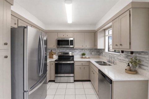 Townhouse in Longwood, Florida 2 bedrooms, 119.75 sq.m. № 2096786 - photo 11
