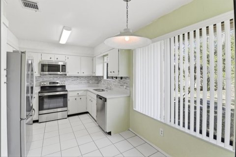 Townhouse in Longwood, Florida 2 bedrooms, 119.75 sq.m. № 2096786 - photo 15