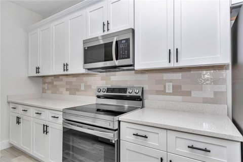 House in Ocala, Florida 4 bedrooms, 163.97 sq.m. № 1745347 - photo 13
