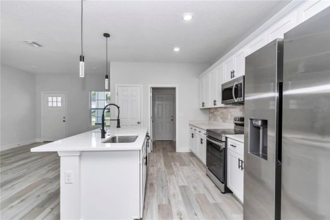House in Ocala, Florida 4 bedrooms, 163.97 sq.m. № 1745347 - photo 15