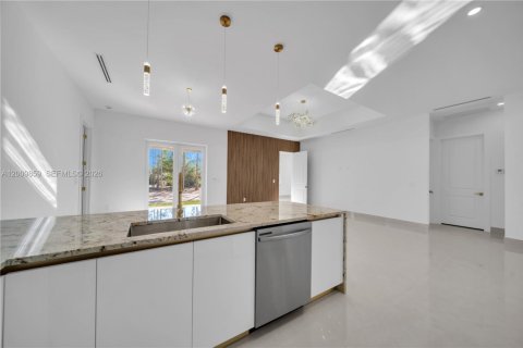 House in Lehigh Acres, Florida 4 bedrooms № 2073004 - photo 9