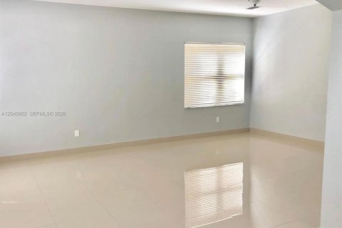 Casa en venta en Homestead, Florida, 4 dormitorios, 213.4 m2 № 2251936 - foto 5