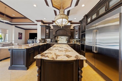 Купить виллу или дом в Хайалиа Гарденс, Флорида 5 спален, 414.62м2, № 1961867 - фото 19