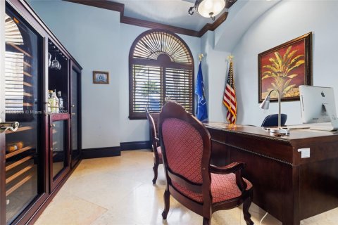 Купить виллу или дом в Хайалиа Гарденс, Флорида 5 спален, 414.62м2, № 1961867 - фото 24