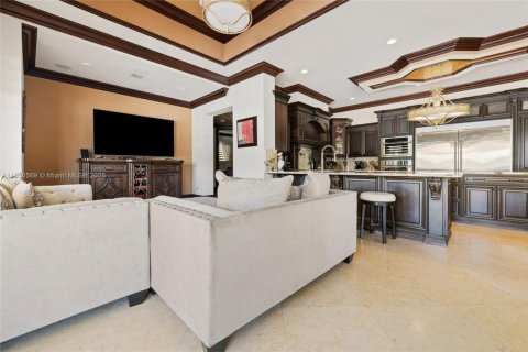 Купить виллу или дом в Хайалиа Гарденс, Флорида 5 спален, 414.62м2, № 1961867 - фото 21